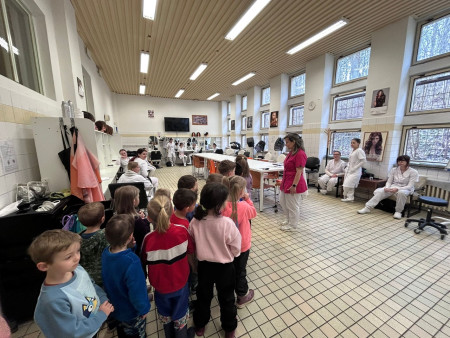 Navštívily jsme kadeřnictví a zahrály si na pekaře